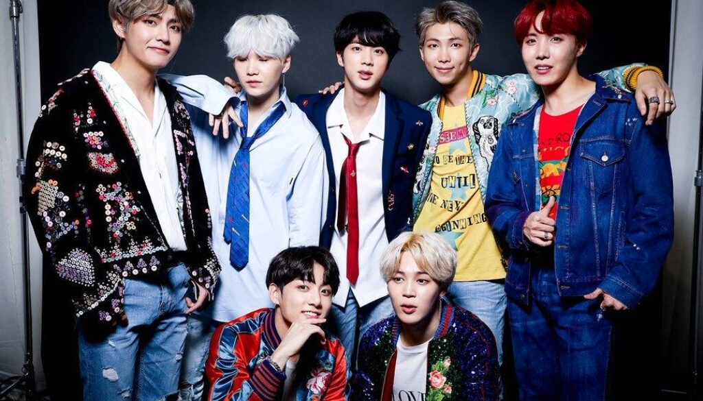 _99458485_bts-2017-ama-backstage-portrait-billboard-1548